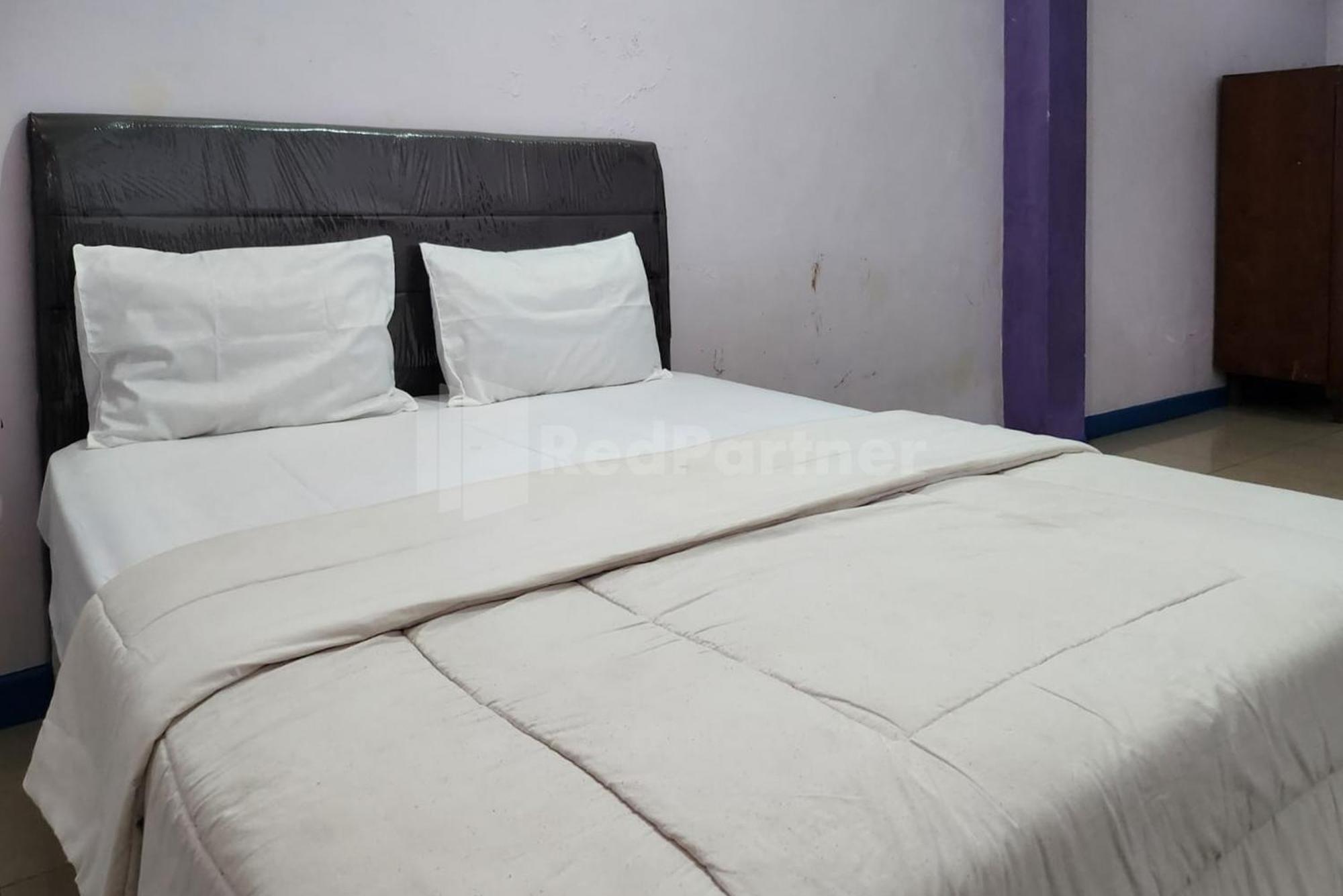 Puspita Homestay Mitra Reddoorz Бекаси Экстерьер фото